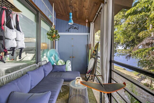 Building Photo - 4491 Crystal Lake Dr