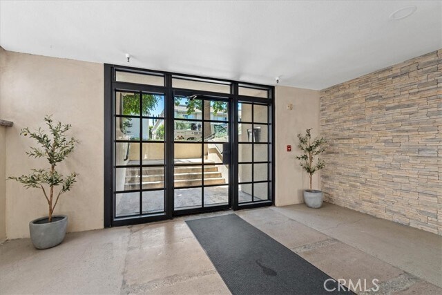 Building Photo - 5050 Coldwater Canyon Ave
