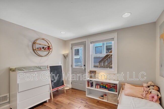 Building Photo - 504 S Milton Ave