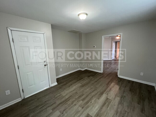 Building Photo - Beautiful 1 Bedroom 1 Bath Apartment
