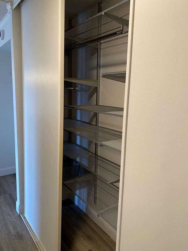 Building Photo - AVAILABLE NOW! Recently remodeled condo on Cherry Creek Trail + Move in Special!