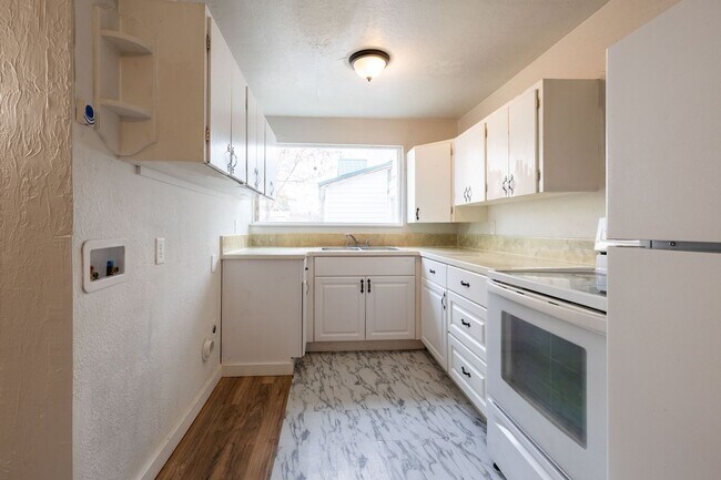 Building Photo - G47ON