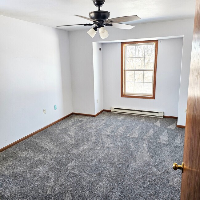 Building Photo - 284 Minz Park Cir