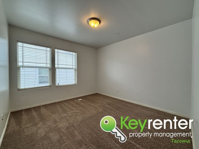 Building Photo - Spacious 4-Bedroom, 2.5 Bath Dupont Rental 5 Minutes from JBLM – Over 2,600 Sq Ft of Comfort