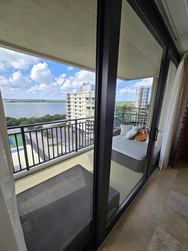 Building Photo - 5460 N Ocean Dr
