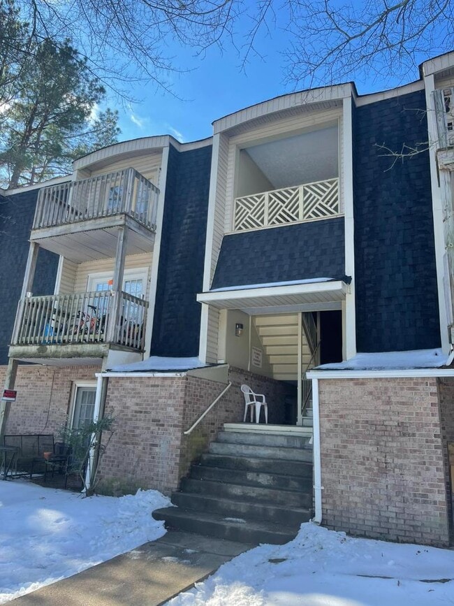 Building Photo - 713 Springfield Rd