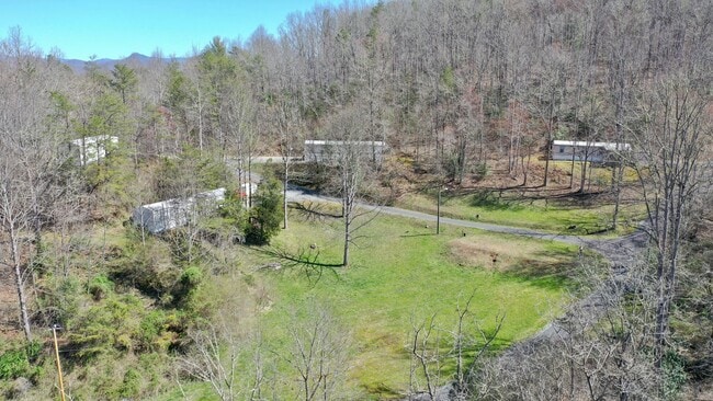 Building Photo - 2 Bedroom 1 bath Trailer in Whittier  $950 a month