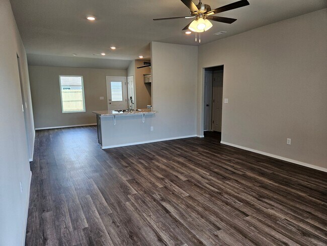 Building Photo - NOW PRE-LEASING Brand New 4 bedroom 2 bathroom home!