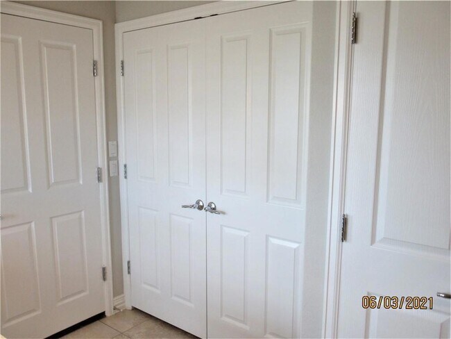 Building Photo - 106 Coyote Trail