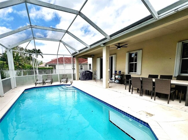 Building Photo - 1901 Cedar Ct