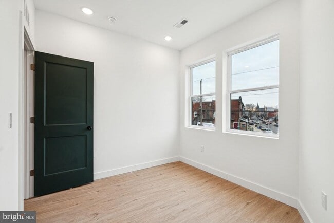 Building Photo - 4181 Mantua Ave