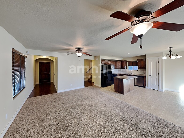 Building Photo - 1656 Arnold Dr