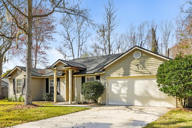 Building Photo - 548 Edward Rutledge St