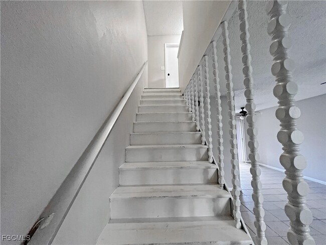 Building Photo - 6635 Warwick Cir