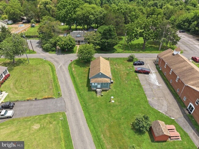 Building Photo - 9246 Prospect Ave