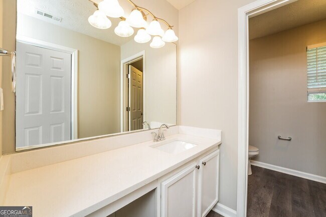 Building Photo - 160 Chandler Fields Dr