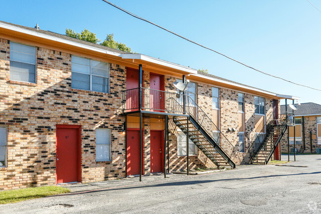 Building Photo - Gateway Grove