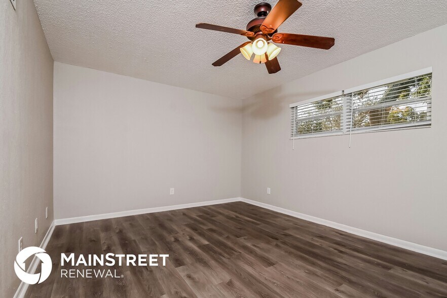 Building Photo - 1110 Londonwood St