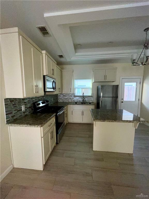 Building Photo - 21 S Iris St