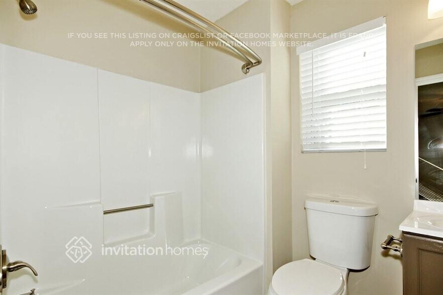 Building Photo - 5851 Brookside Dr SE