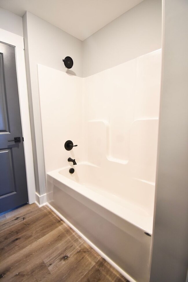 Building Photo - 4 Bedroom 3.5 Bathroom- New Build!