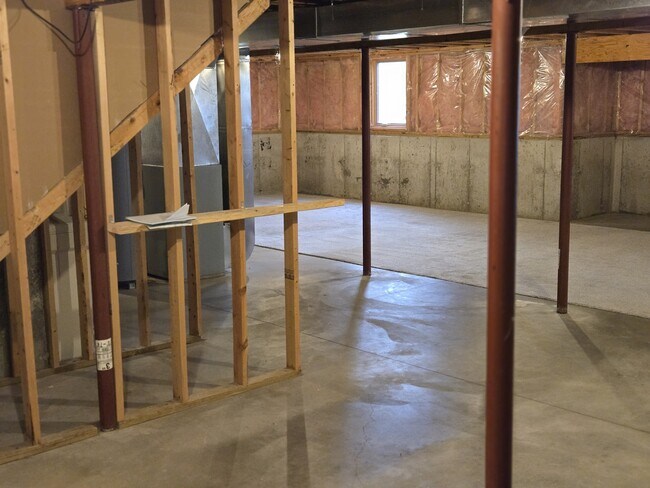 Building Photo - 535 Westfield Dr