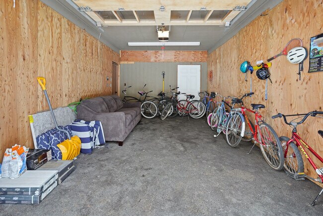 Building Photo - 8 Mt Baker Ln