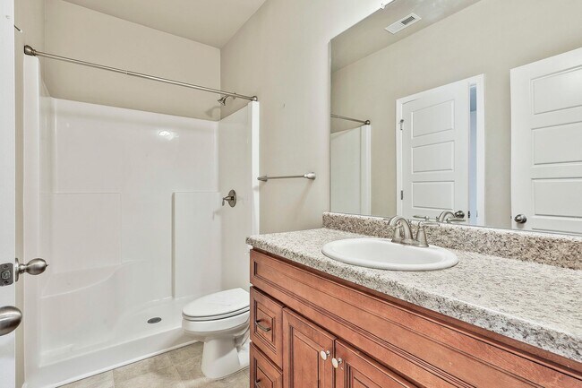 Building Photo - Spacious 5BR Home in Senoia — Golf Cart to Downtown