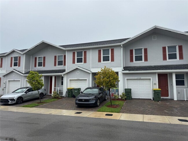 Building Photo - 1780 SE 9th Ave