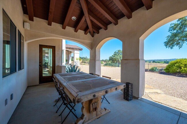 Building Photo - 6750 Golden Pheasant Ln