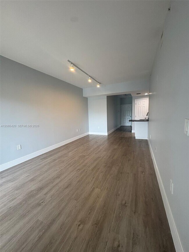 Building Photo - 2100 Greenview Shores Blvd