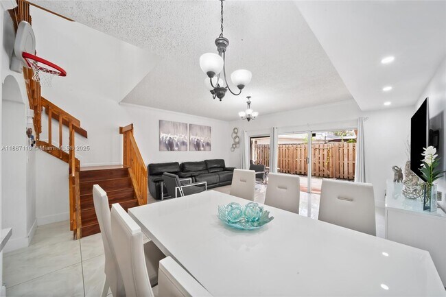 Building Photo - 9883 SW 118th Pl