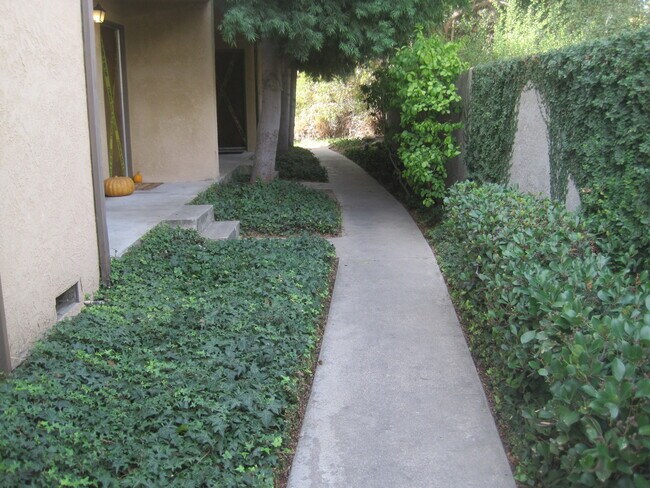 Building Photo - 673 Grand Ave