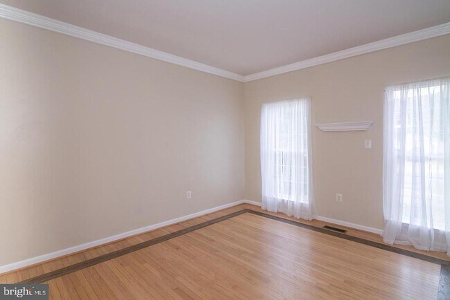 Building Photo - 3018 Desert Palm Ct