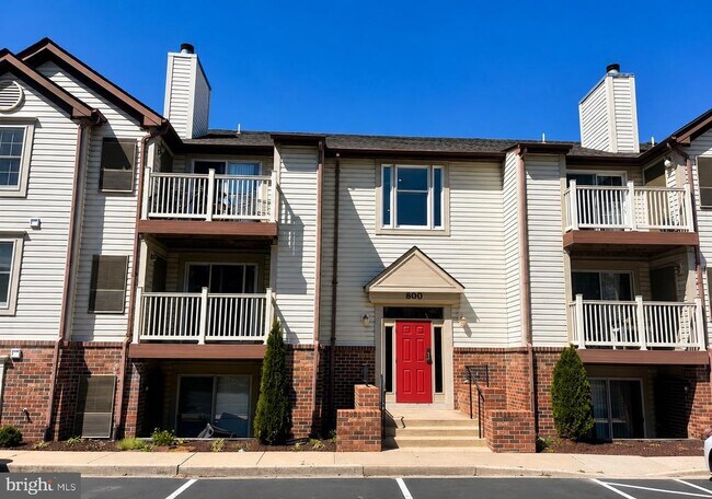 Building Photo - 800 Stratford Way