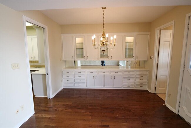 Building Photo - 7620 Del Monte Dr