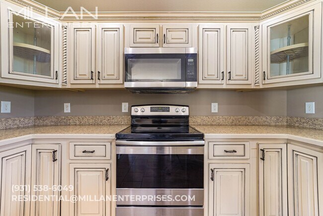 Building Photo - Experience the Best of Country Living with...