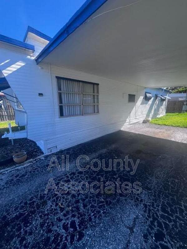 Building Photo - 1844 Mary Ln