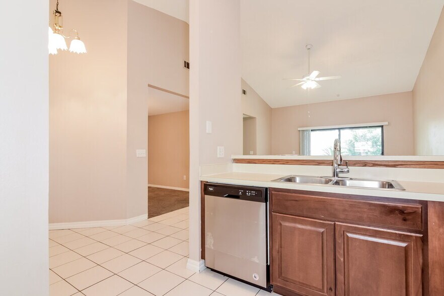 Building Photo - 2526 Wrencrest Cir