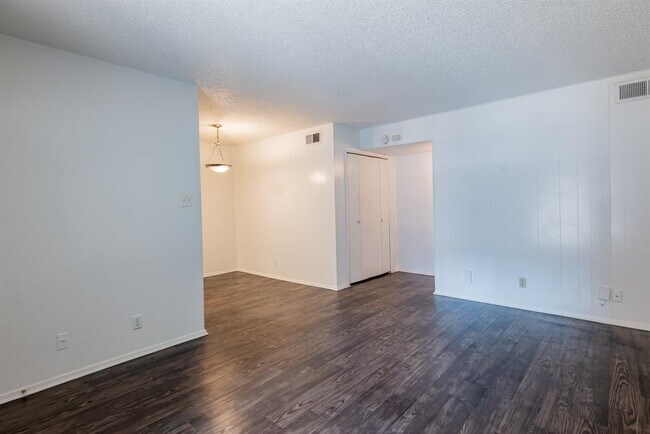 Building Photo - 3121 Speedway