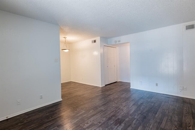 Building Photo - 3121 Speedway St