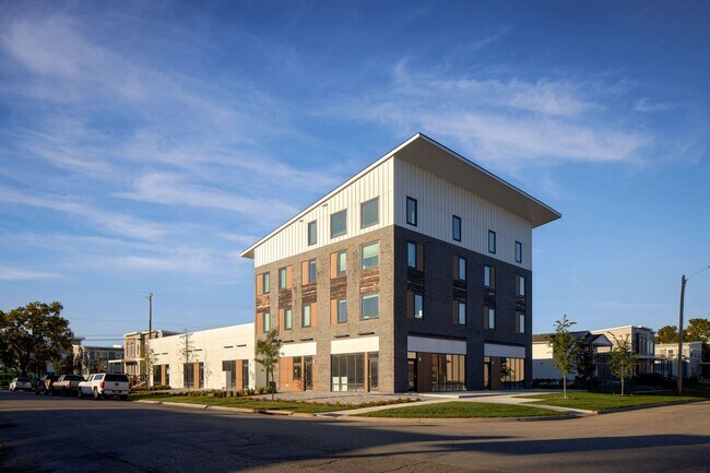 Building Photo - 345 N 23rd St
