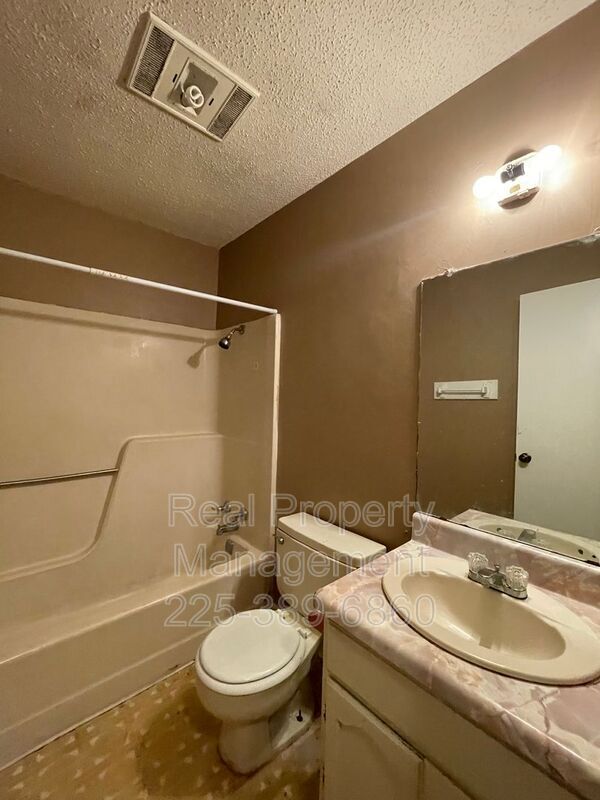 Building Photo - 750 Hospital Rd