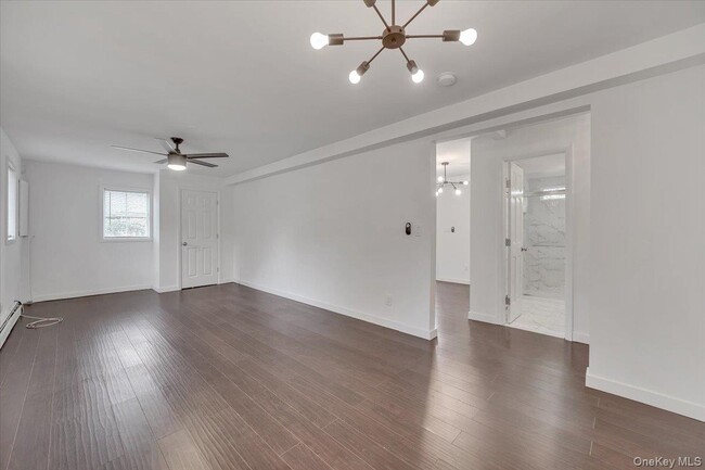 Building Photo - 10 Sandhage Dr