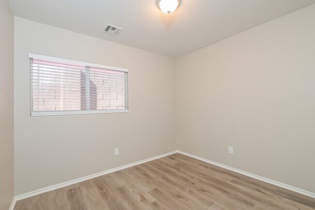 Building Photo - 176 Sandhill Crane Ave