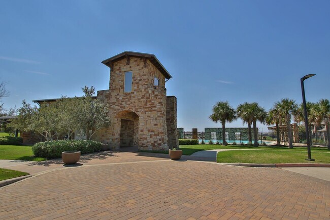 Building Photo - 16007 David Hill Ln