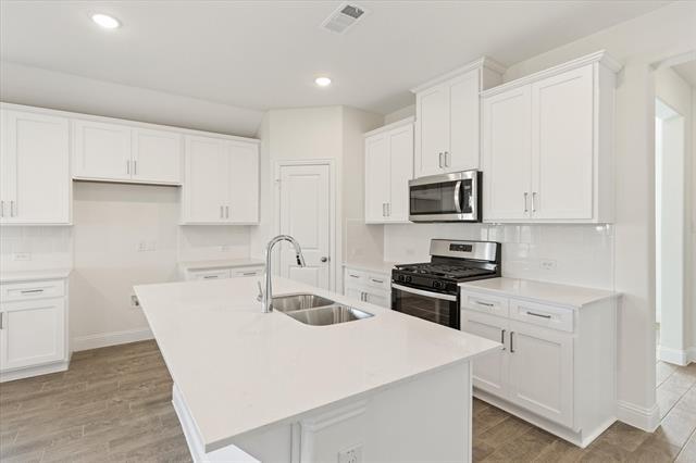 Building Photo - 608 Amenduni Ln