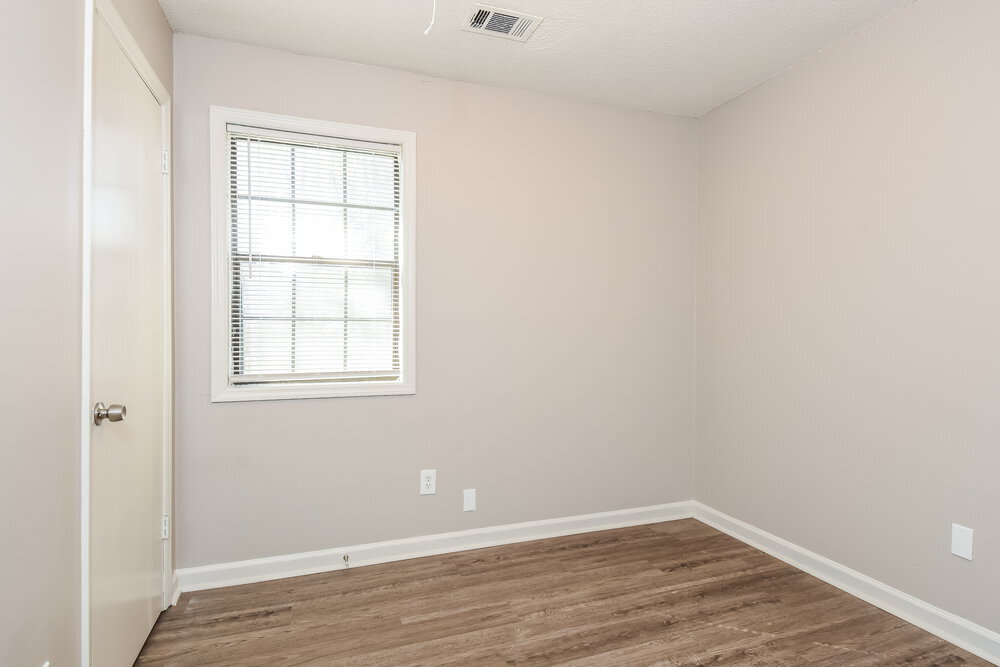 Building Photo - 5026 Hawthorne Ct