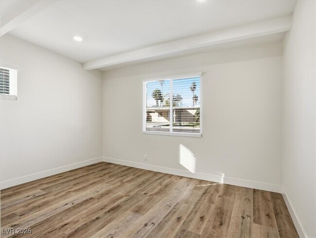 Building Photo - 608 Stanford St