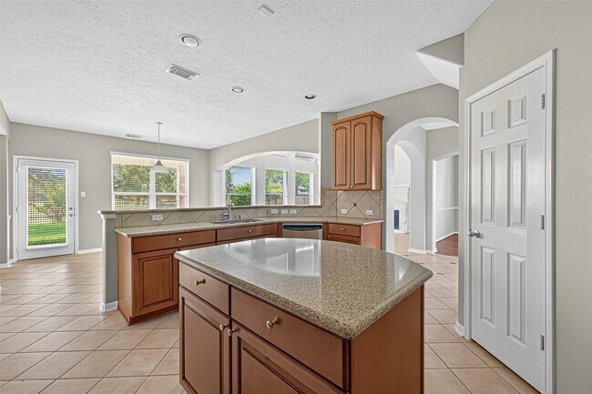 Building Photo - 10815 Lake Raven Ct